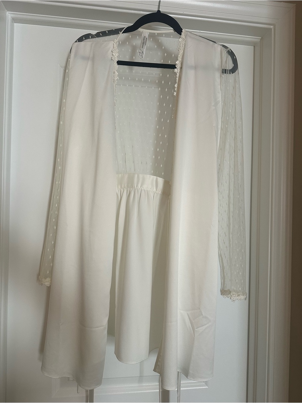 Flora Nikrooz Ivory Sheer-Sleeve Robe with Lace Trim